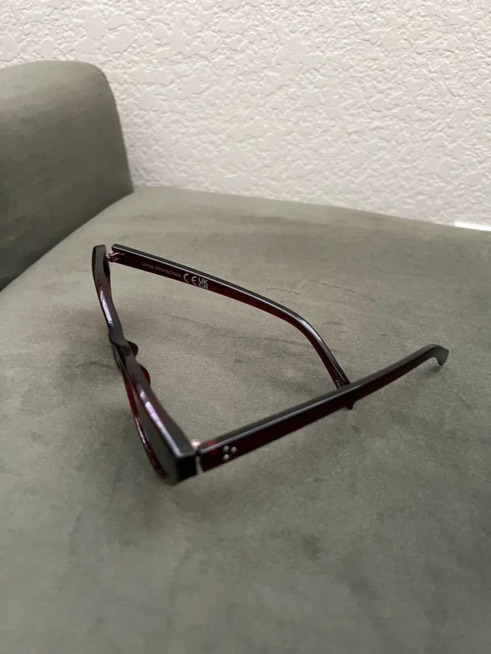 Vintage Y2K Black Cherry Red Oval Cat Eye Sunglasses